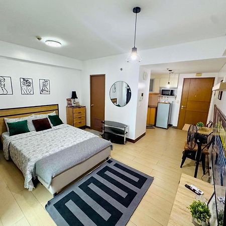 Two Palm Tree Villas Pasay Exterior photo